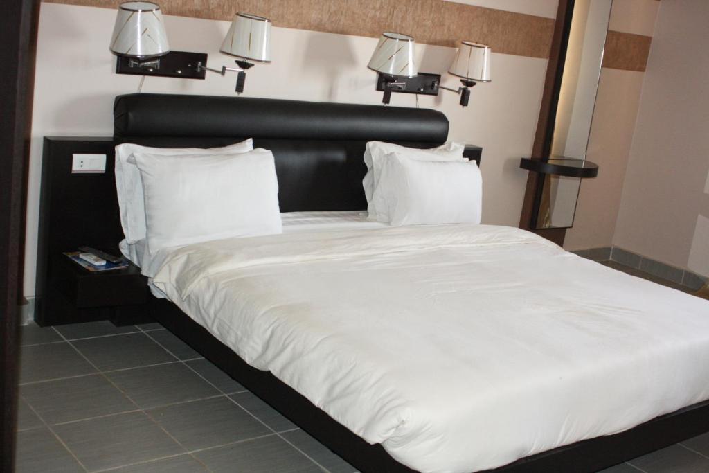 Hotel Magic Land Dakar Esterno foto
